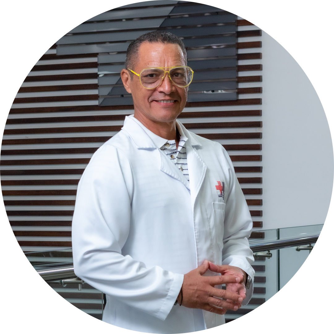 Dr. Roald Gómez